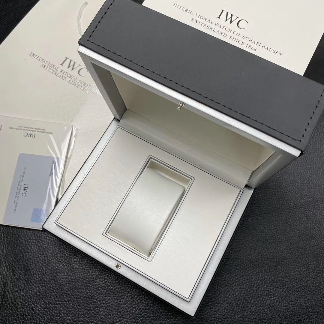 IWC Box - HQ Edition